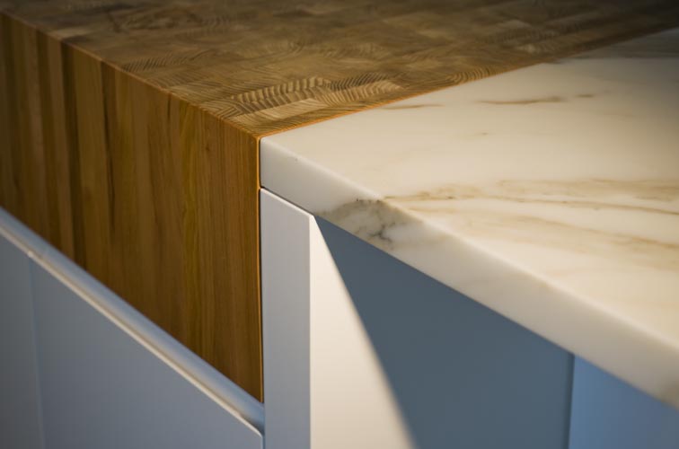 ceppo in legno in una bella cucina